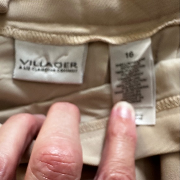 Skirt, Women's, Villager a Liz Claiborne Co., Size 16 - Picture 2 of 5